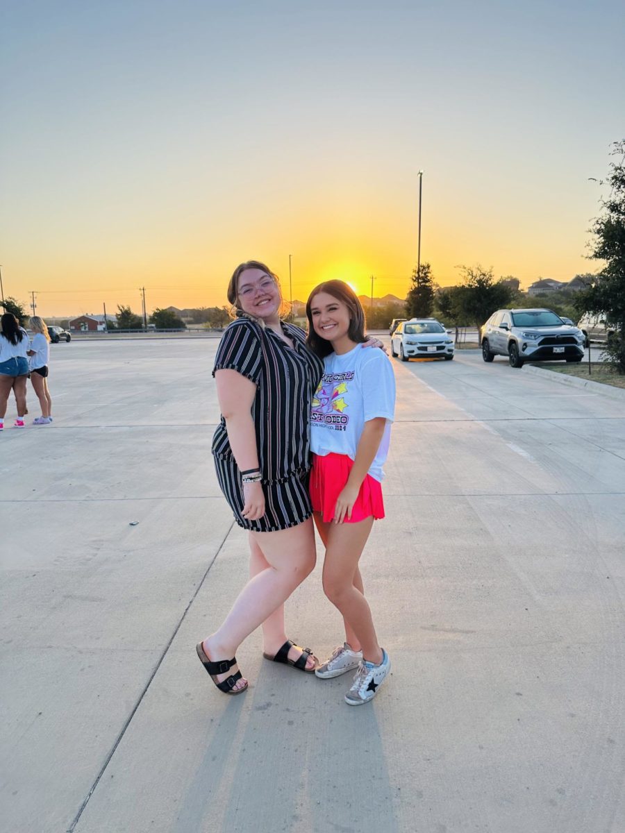 Zoe Mabie with Mallory Russell at Senior Sunrise.