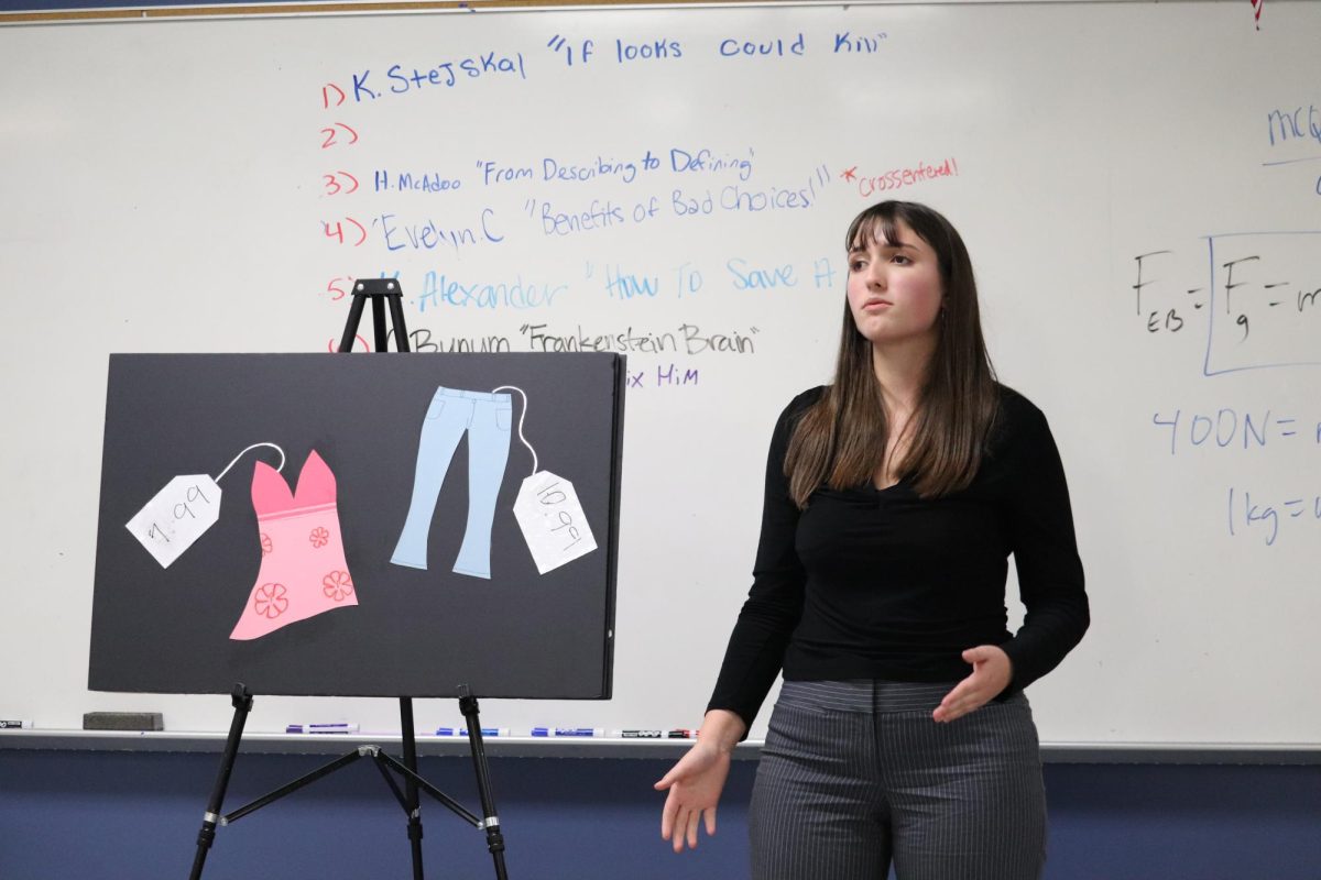 Senior Debate president Cara Morris presenting her informative speech at Boerne High School on Oct. 19.